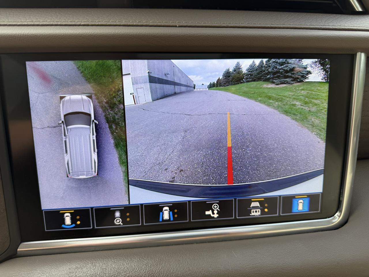 GMC Yukon Denali 4WD 2021