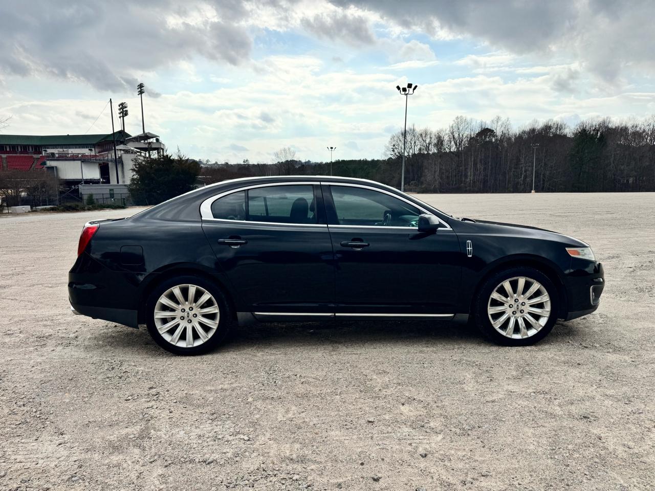 Lincoln MKS 3.5L with EcoBoost AWD 2010