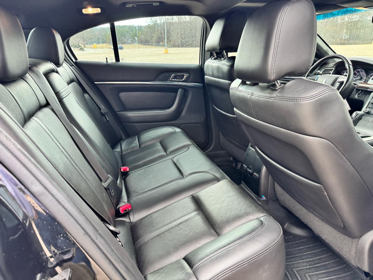 Lincoln MKS 3.5L with EcoBoost AWD 2010