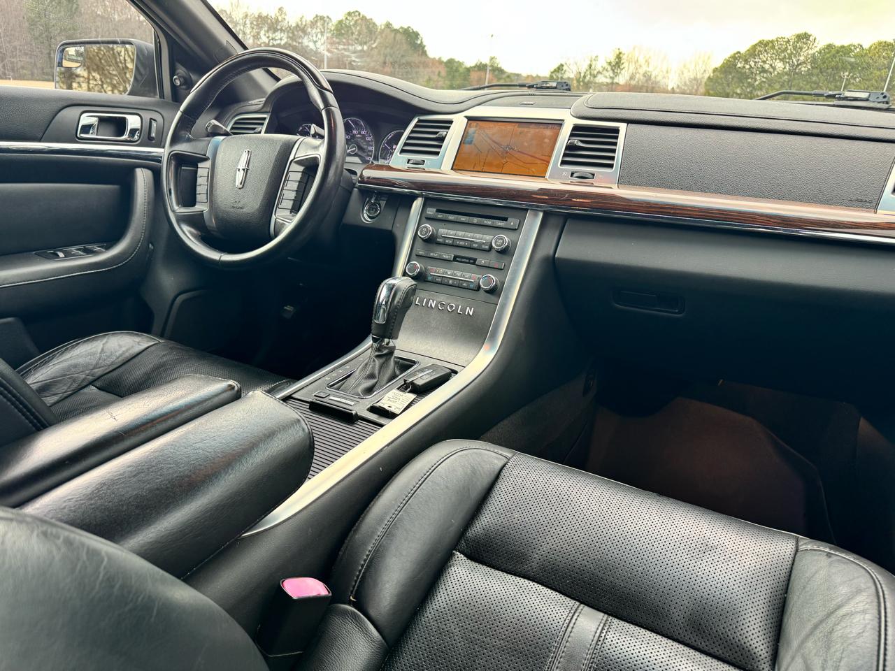 Lincoln MKS 3.5L with EcoBoost AWD 2010