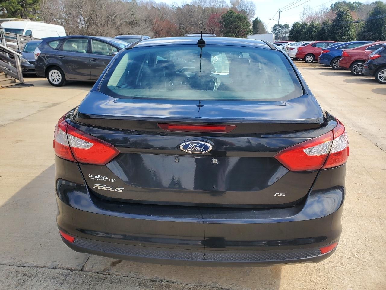 Ford Focus SE Sedan 2012