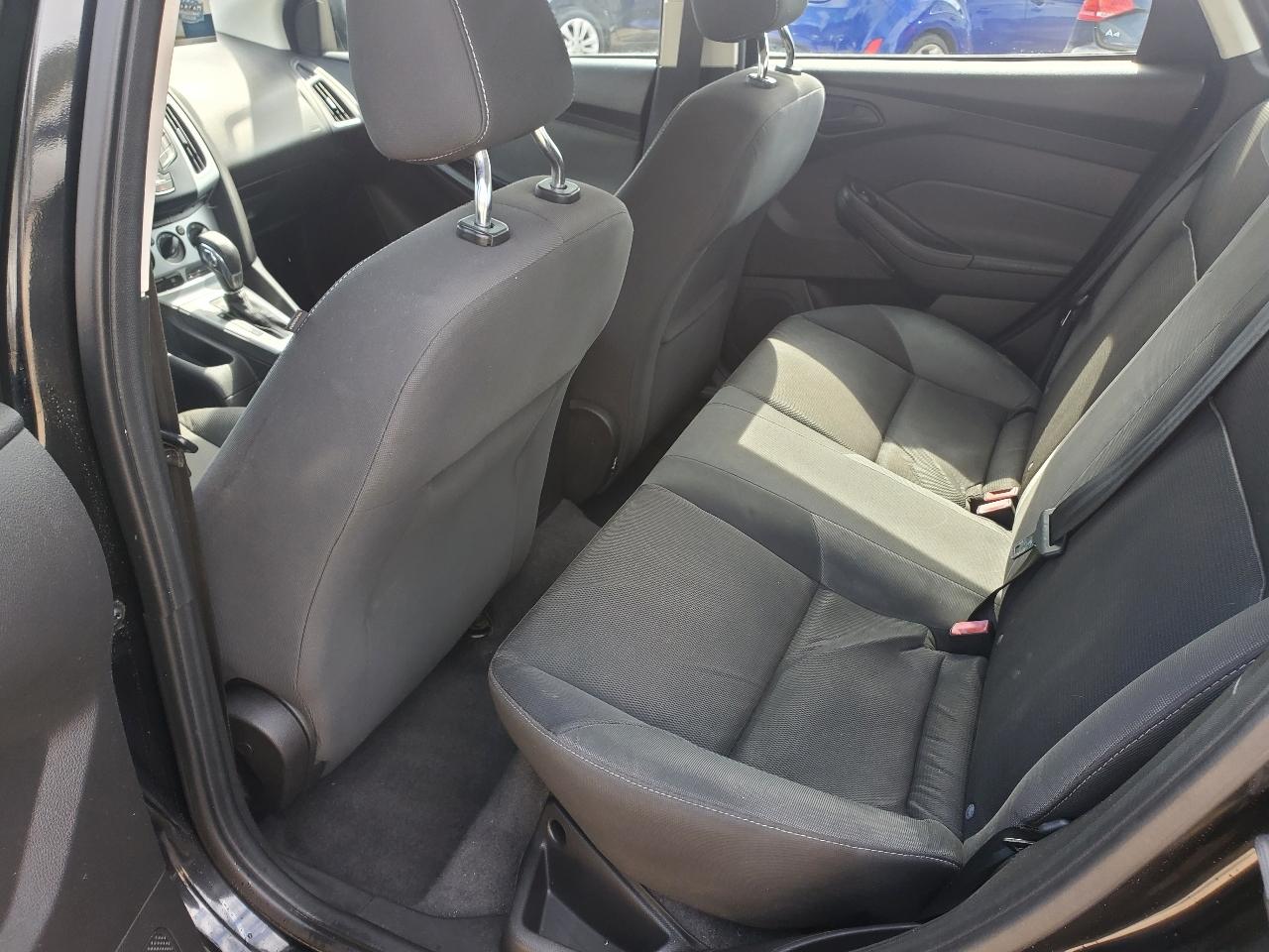 Ford Focus SE Sedan 2012