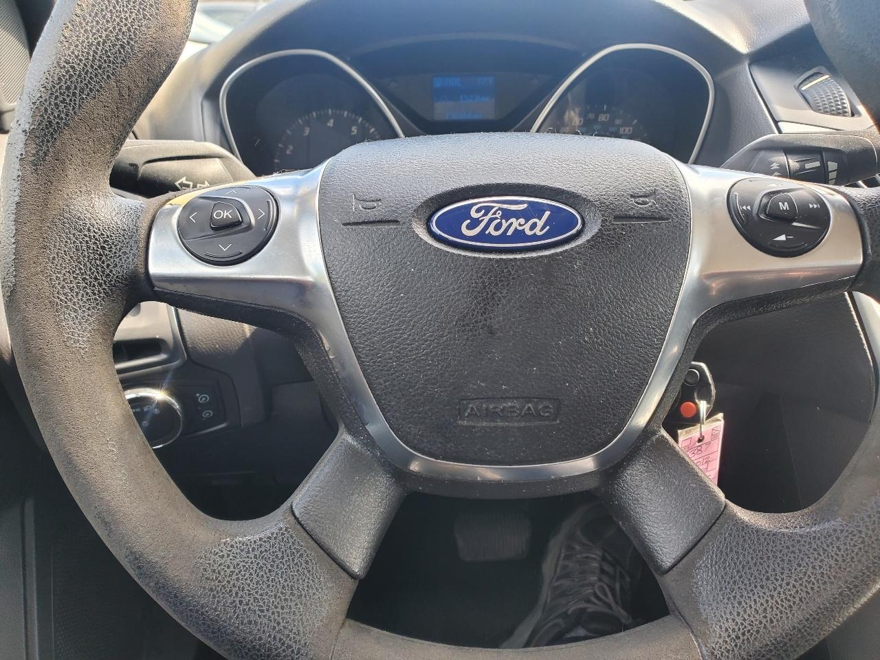 Ford Focus SE Sedan 2012