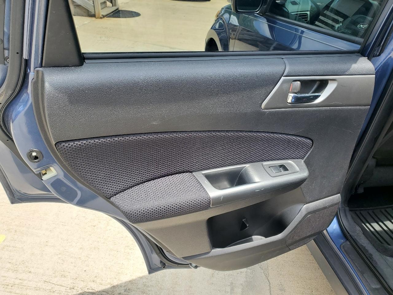 Subaru Forester 2.5X Premium 2012