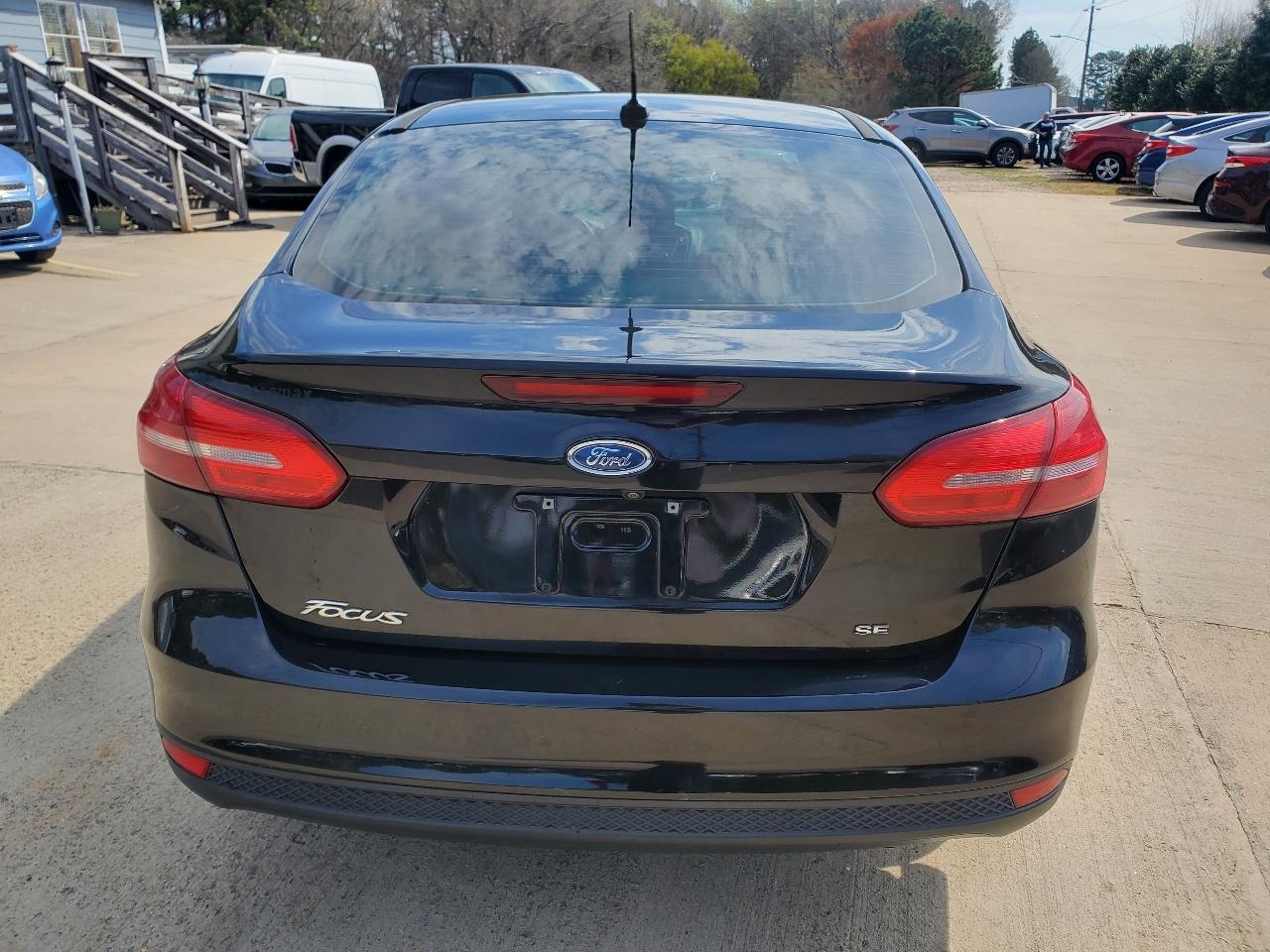 Ford Focus SE Sedan 2018
