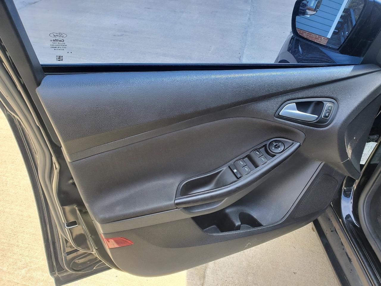 Ford Focus SE Sedan 2018