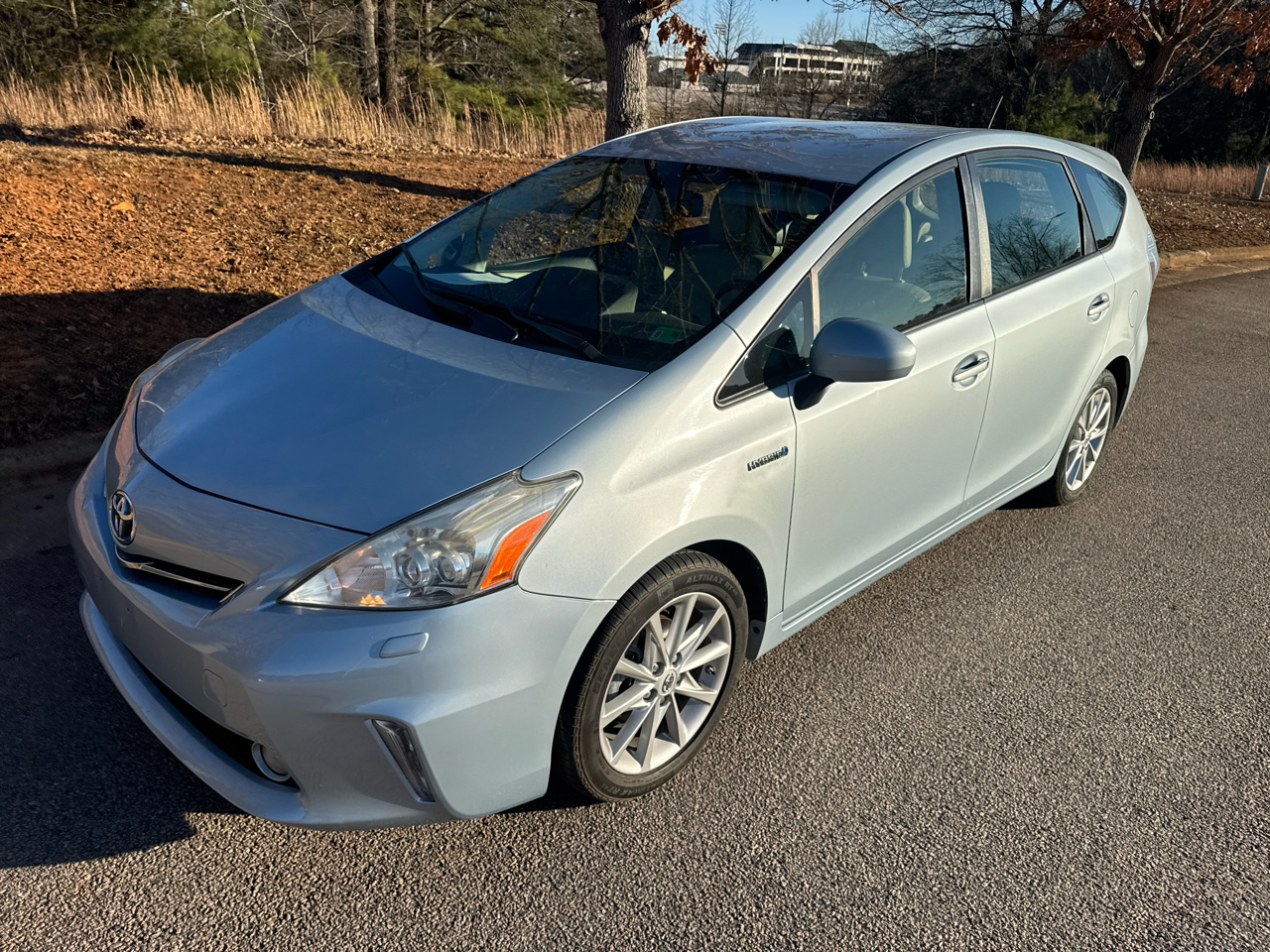 Toyota Prius V Four 2014