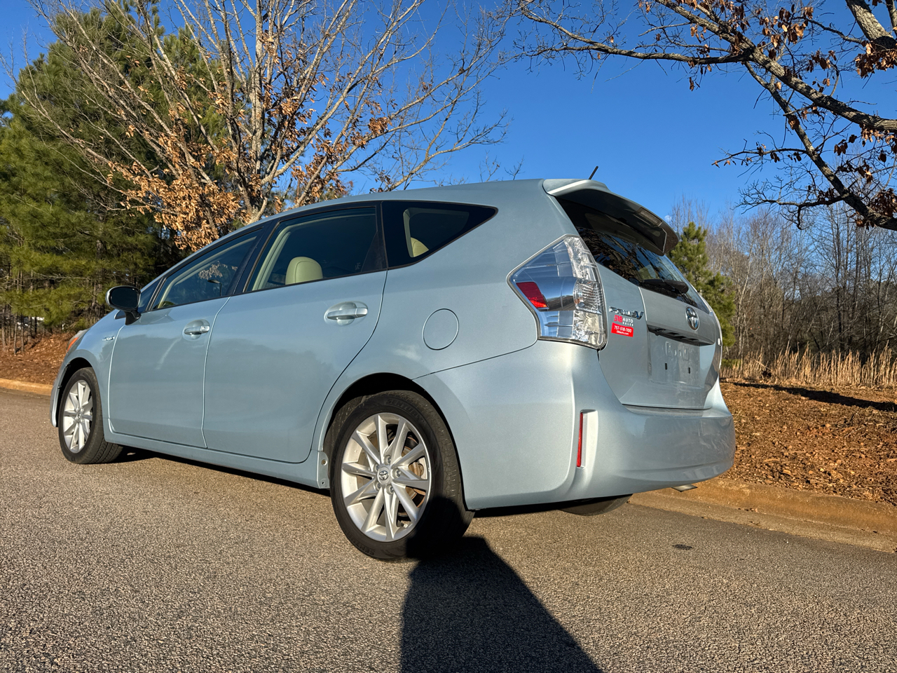 Toyota Prius V Four 2014