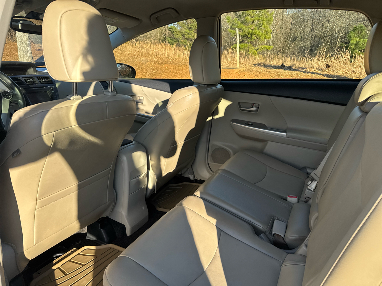 Toyota Prius V Four 2014