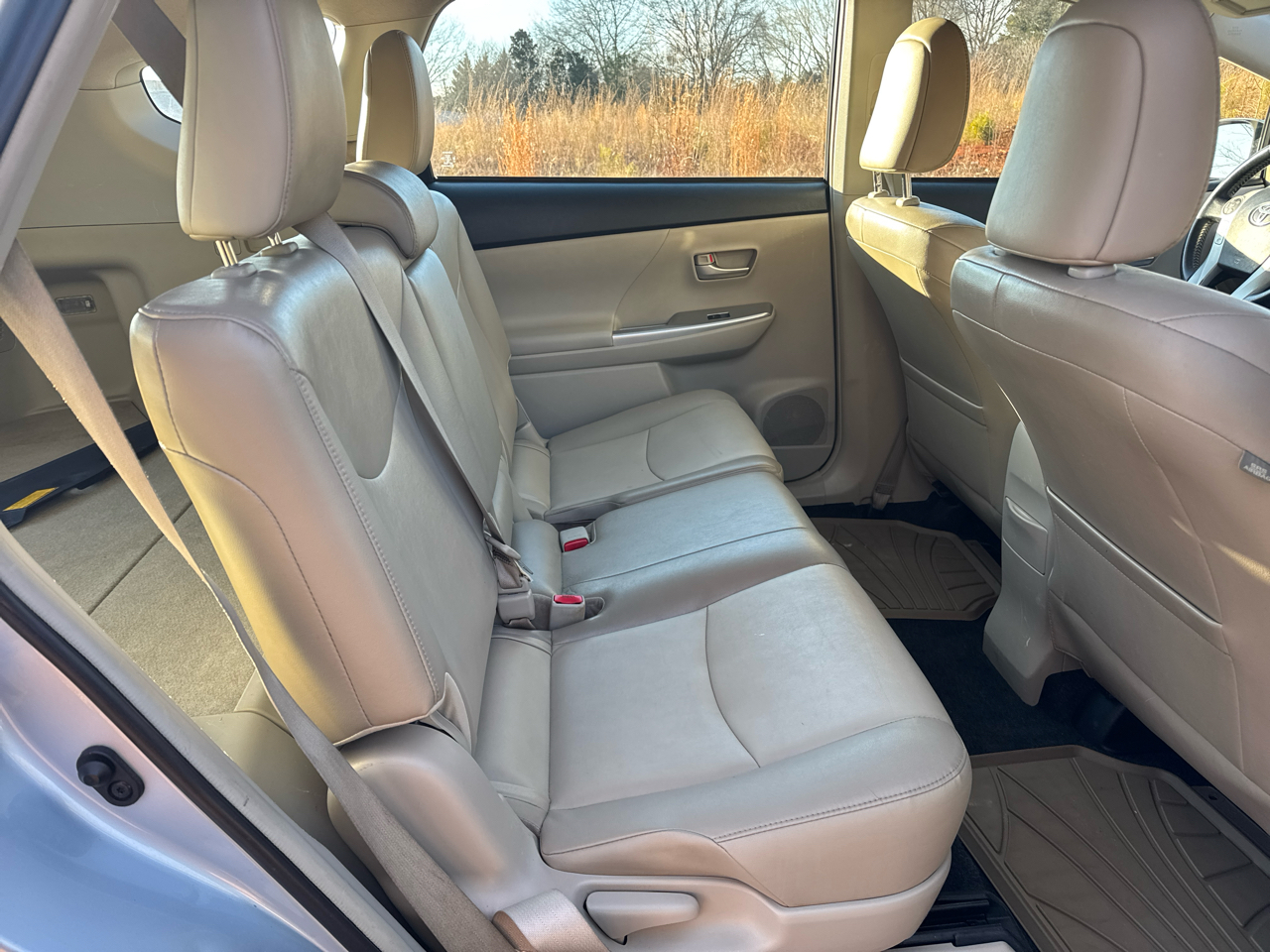 Toyota Prius V Four 2014