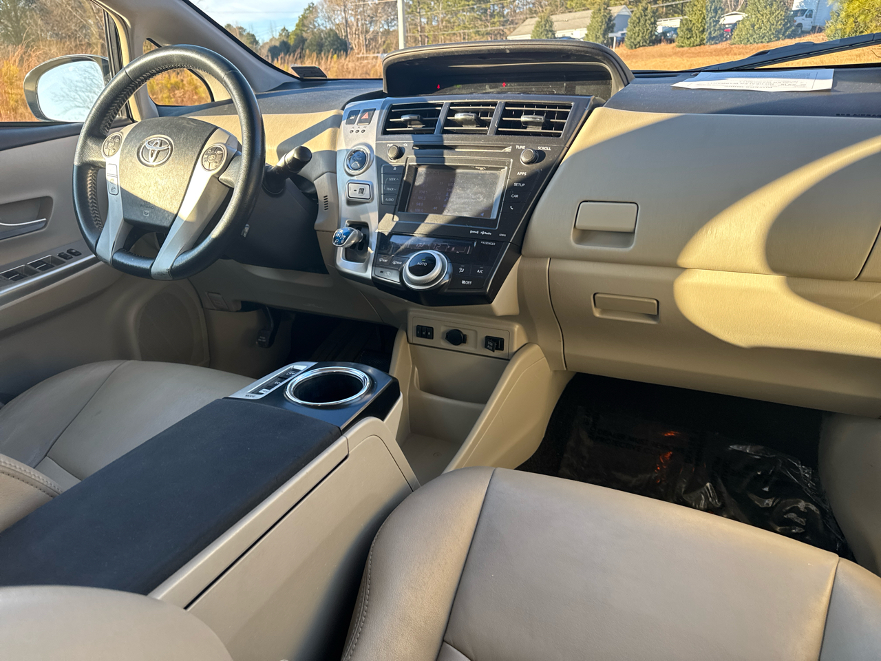 Toyota Prius V Four 2014