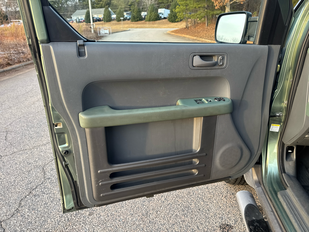 Honda Element EX 2WD w/ Front Side Airbags 2004