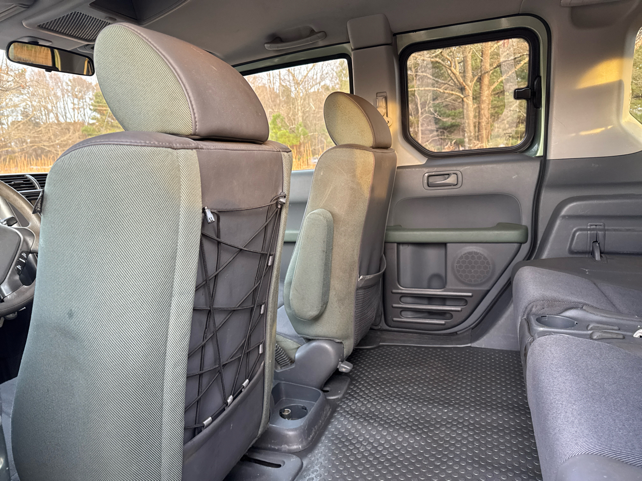 Honda Element EX 2WD w/ Front Side Airbags 2004