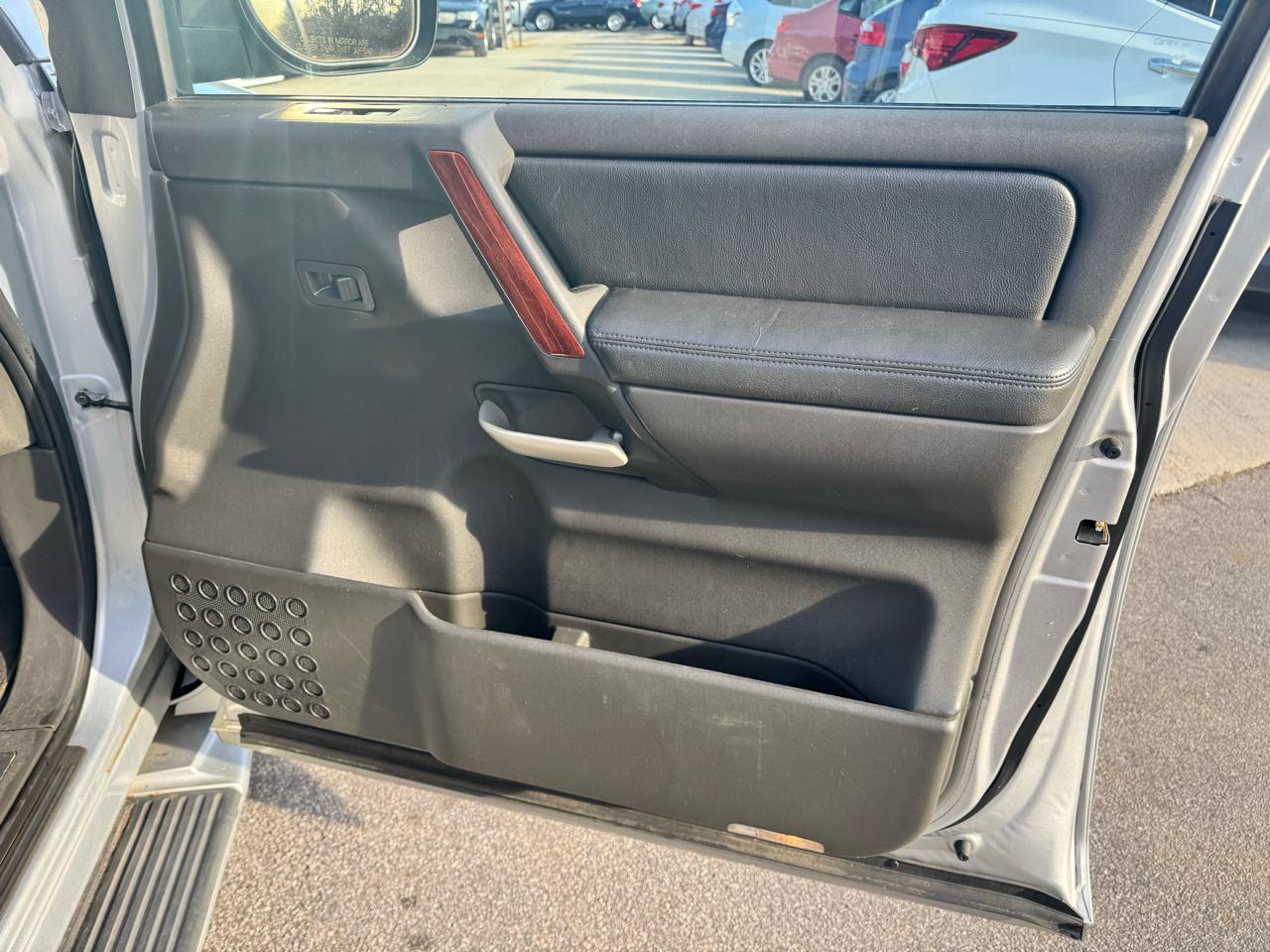 Infiniti QX56 4WD 4dr *Ltd Avail* 2006