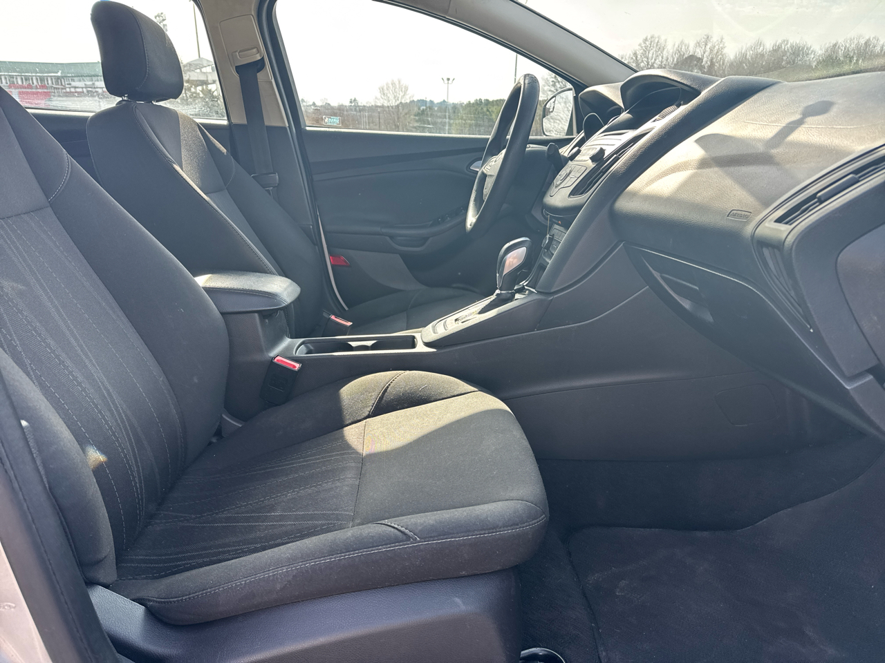 Ford Focus SE Sedan 2016