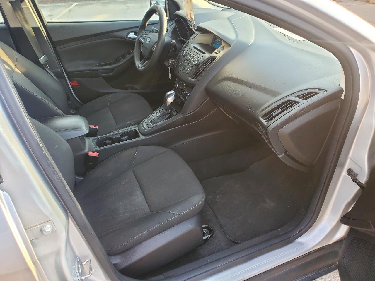 Ford Focus SE Sedan 2016