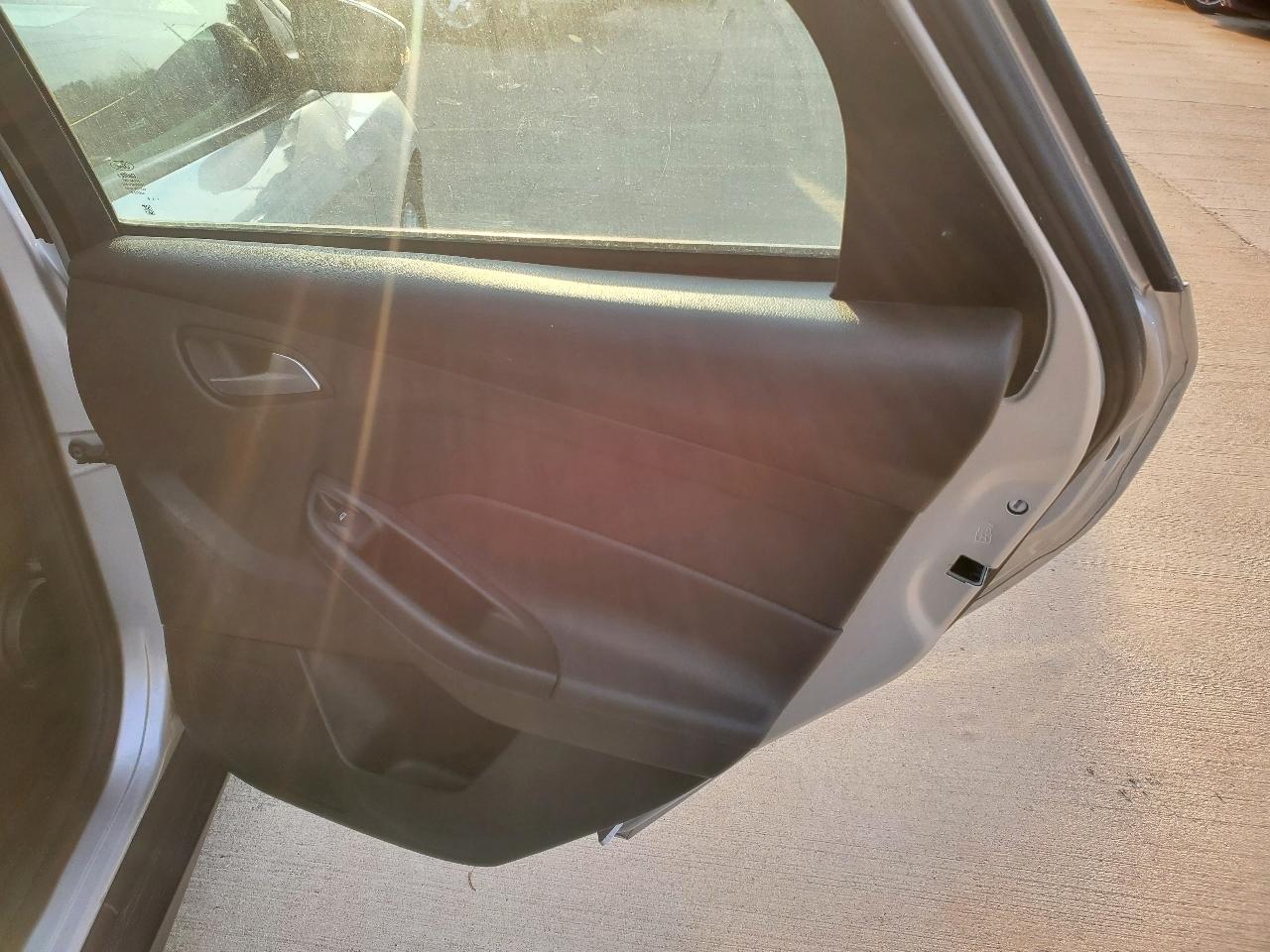 Ford Focus SE Sedan 2016