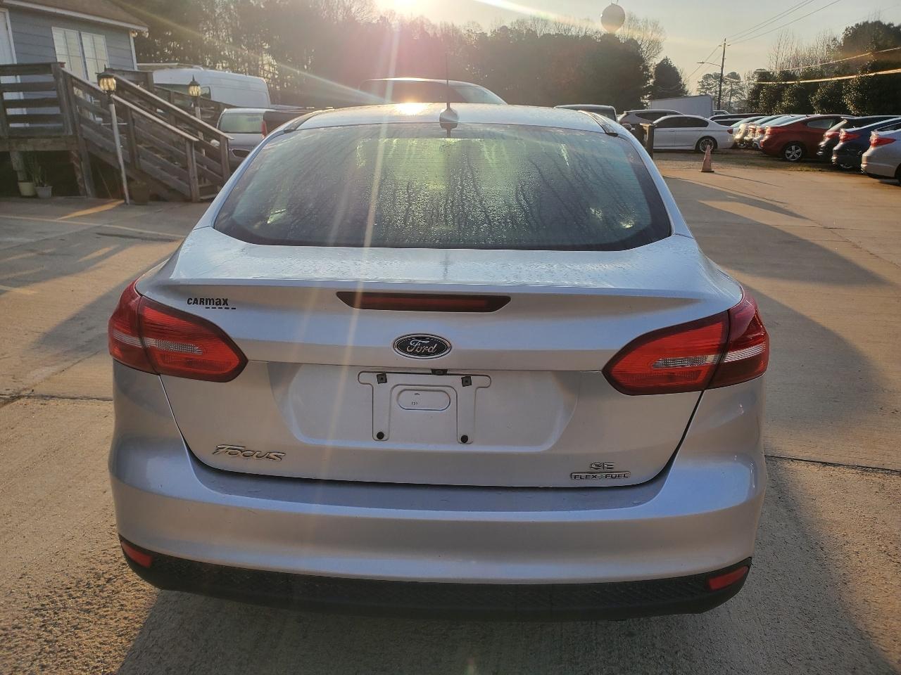 Ford Focus SE Sedan 2016