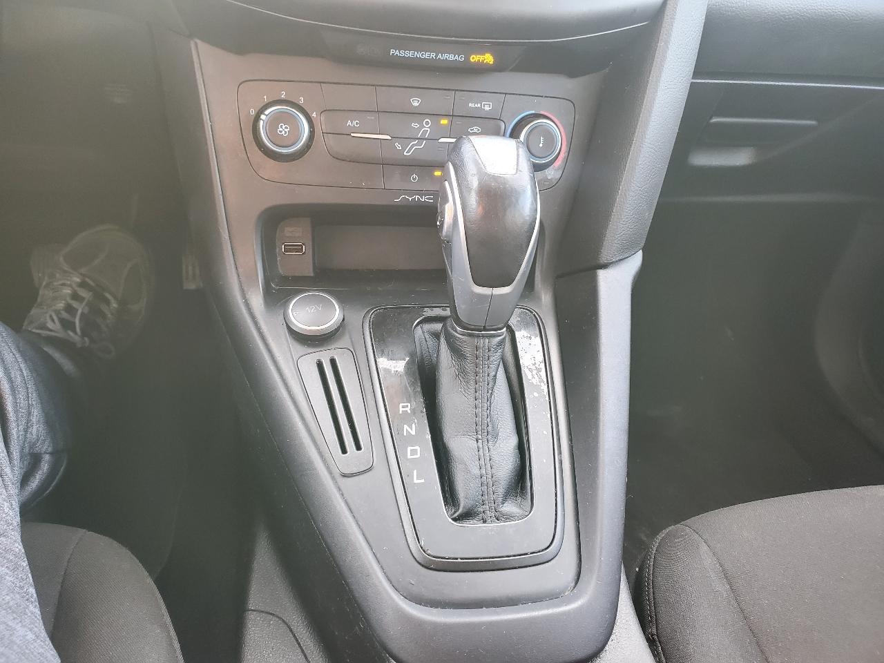 Ford Focus SE Sedan 2016