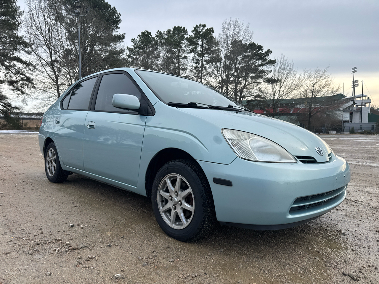 Toyota Prius 4-Door Sedan 2001