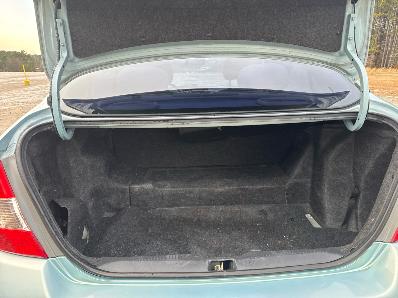 Toyota Prius 4-Door Sedan 2001