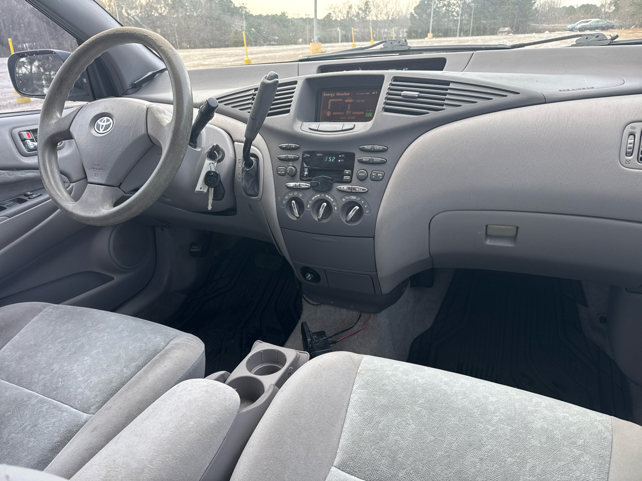 Toyota Prius 4-Door Sedan 2001