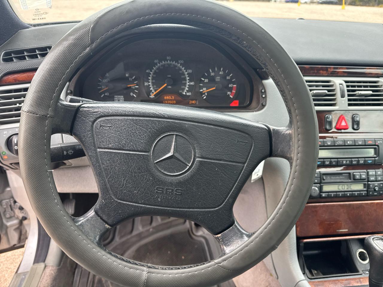 Mercedes-Benz E-Class E320 1998