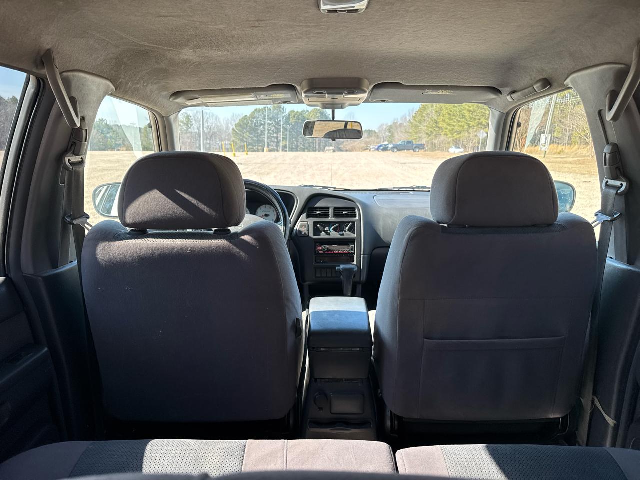 Nissan Pathfinder XE 2WD 2000