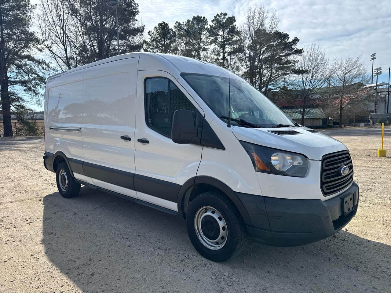 Ford Transit 250 Van Med. Roof w/Sliding Pass. 148-in. WB 2019