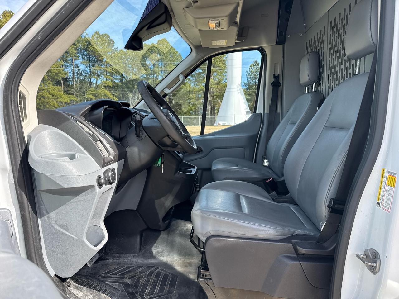 Ford Transit 250 Van Med. Roof w/Sliding Pass. 148-in. WB 2019