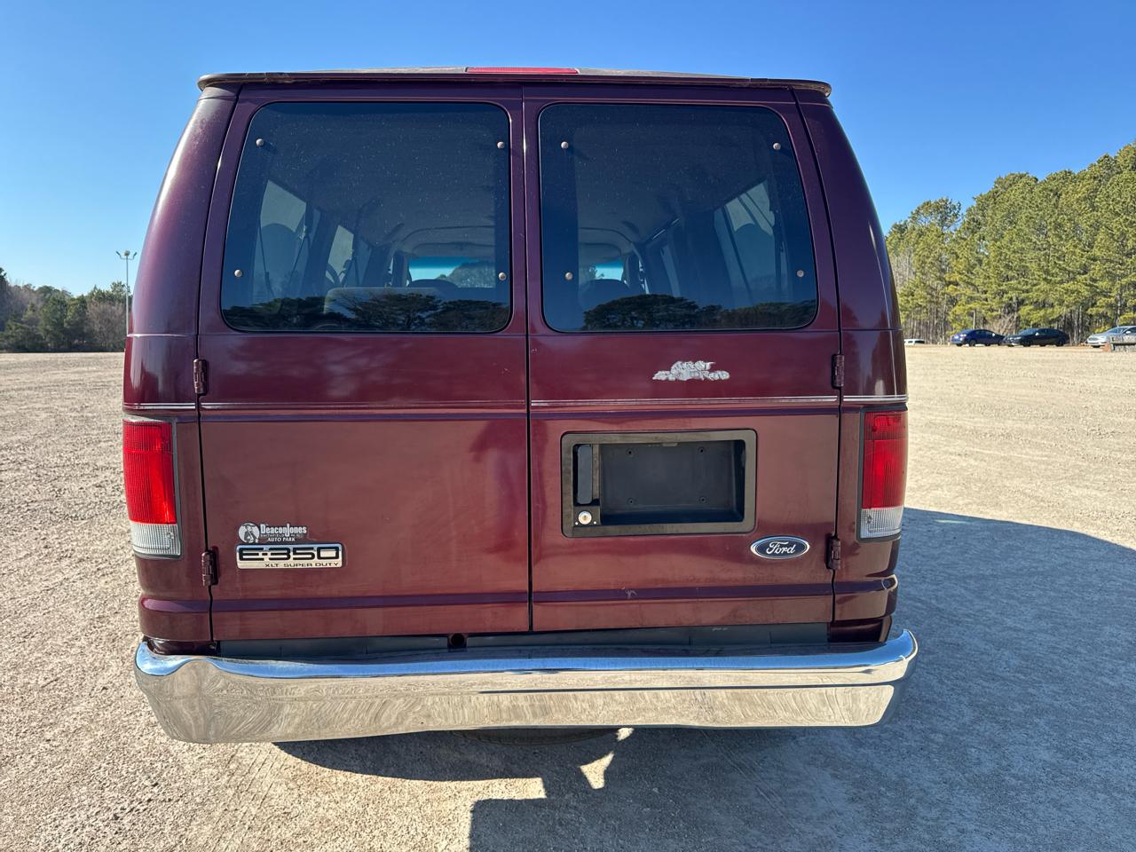 Ford Econoline E-350 Chateau Super Duty 2006