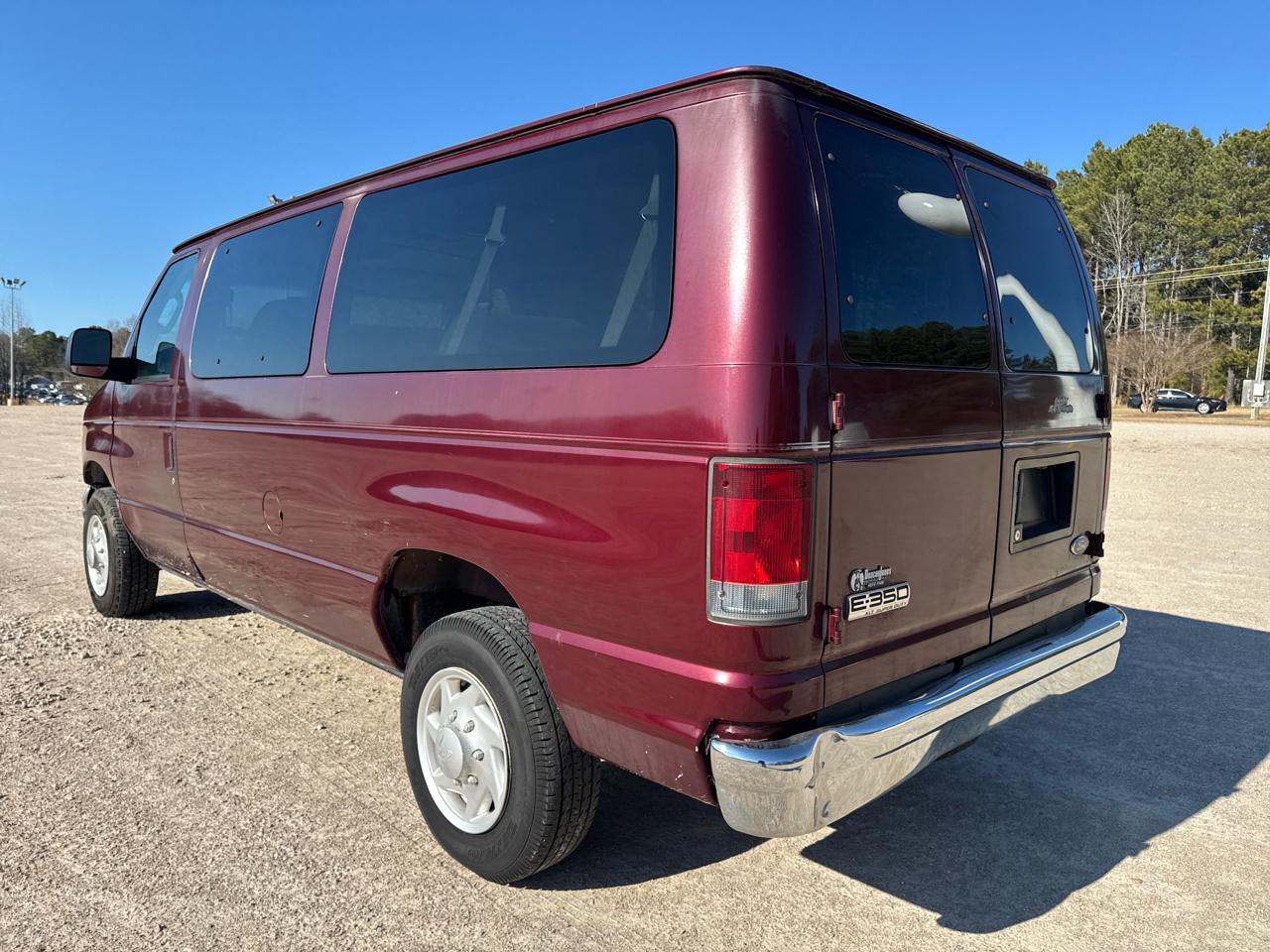Ford Econoline E-350 Chateau Super Duty 2006