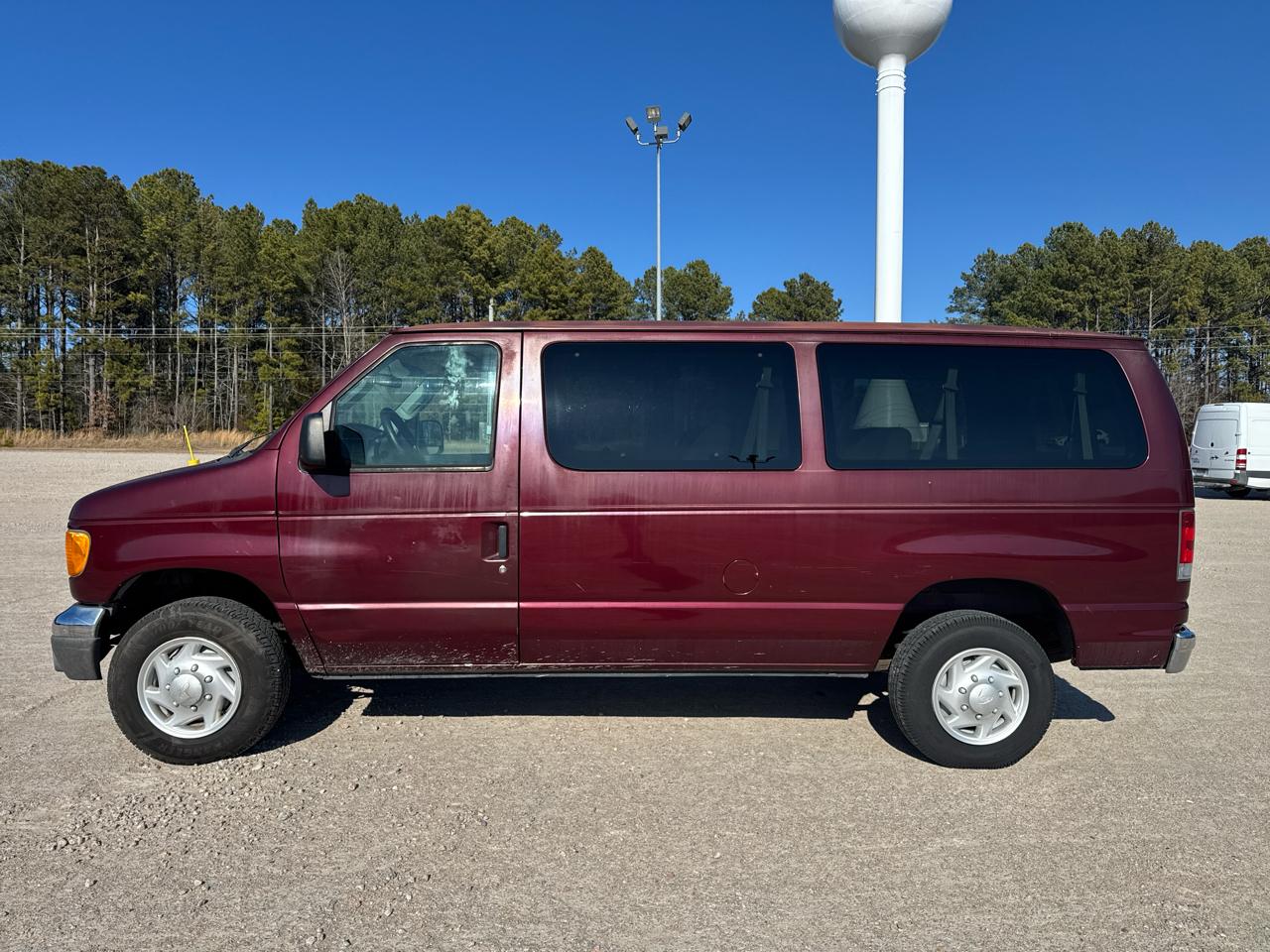 Ford Econoline E-350 Chateau Super Duty 2006