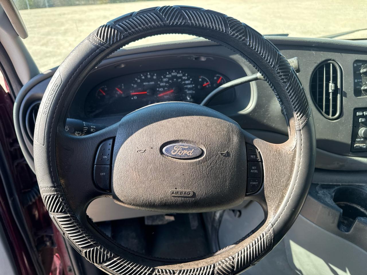 Ford Econoline E-350 Chateau Super Duty 2006