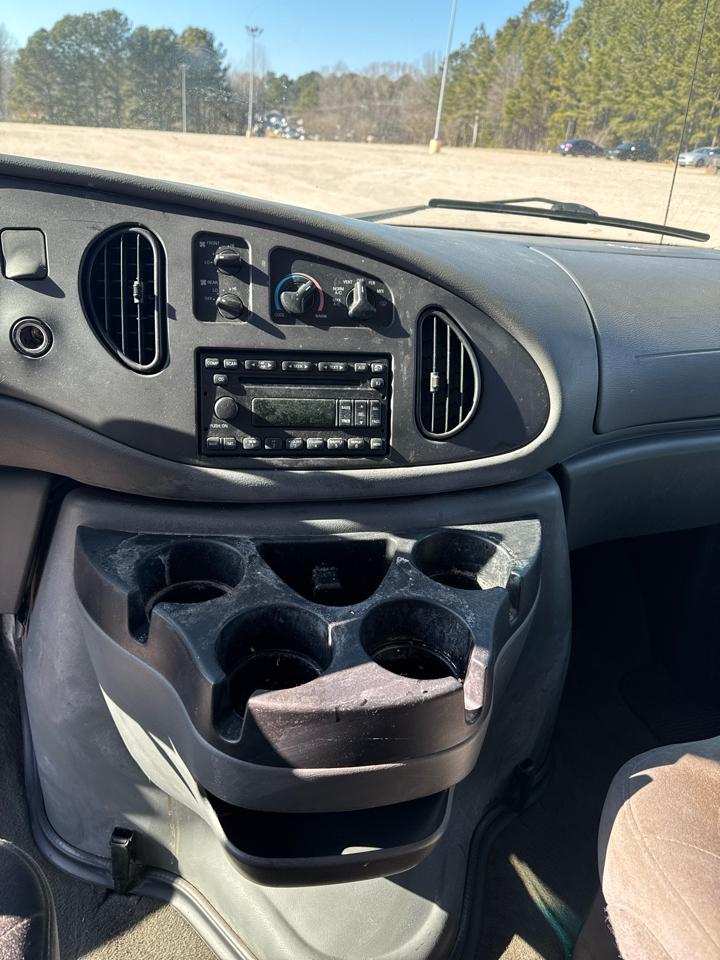 Ford Econoline E-350 Chateau Super Duty 2006