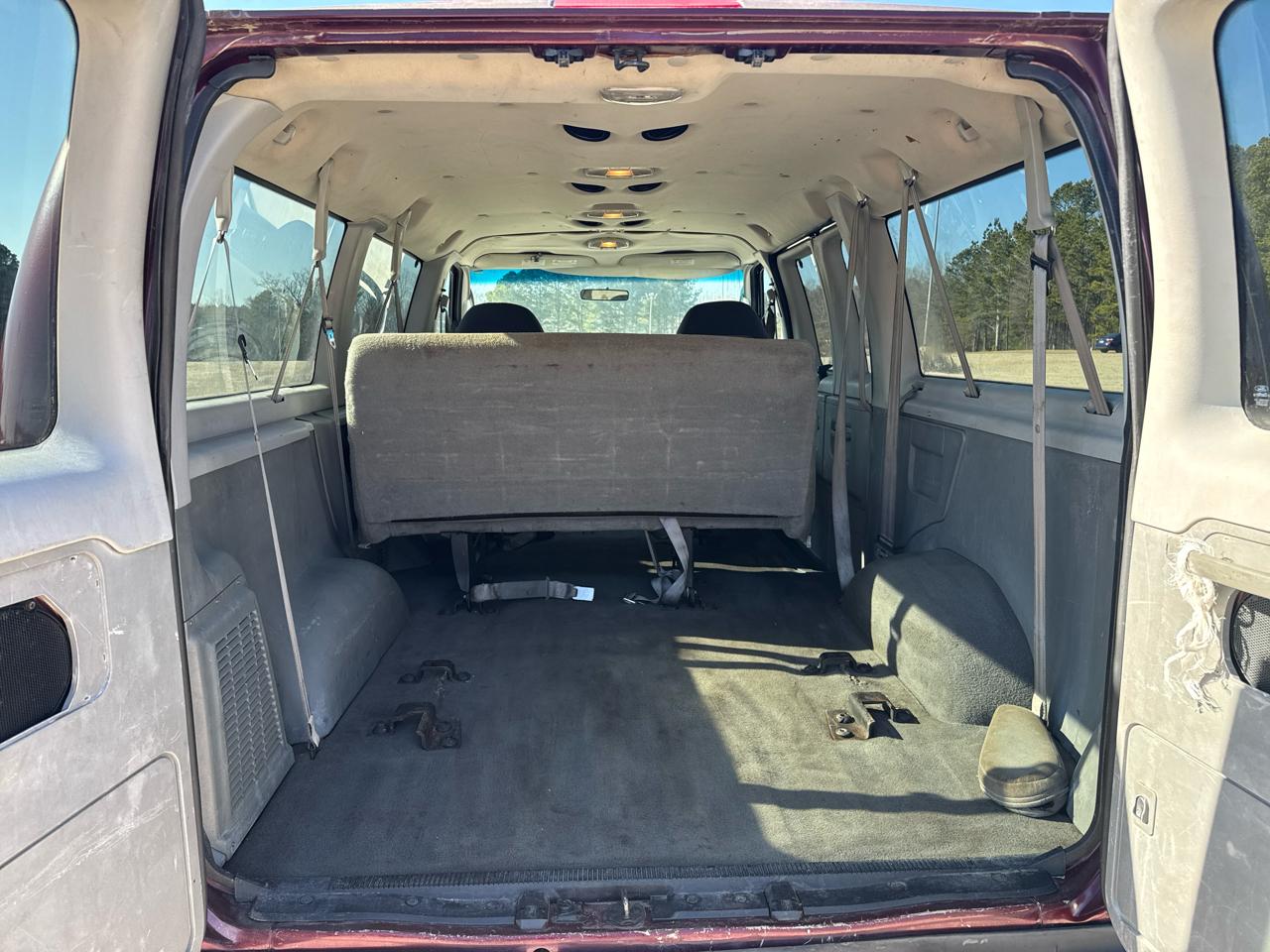 Ford Econoline E-350 Chateau Super Duty 2006