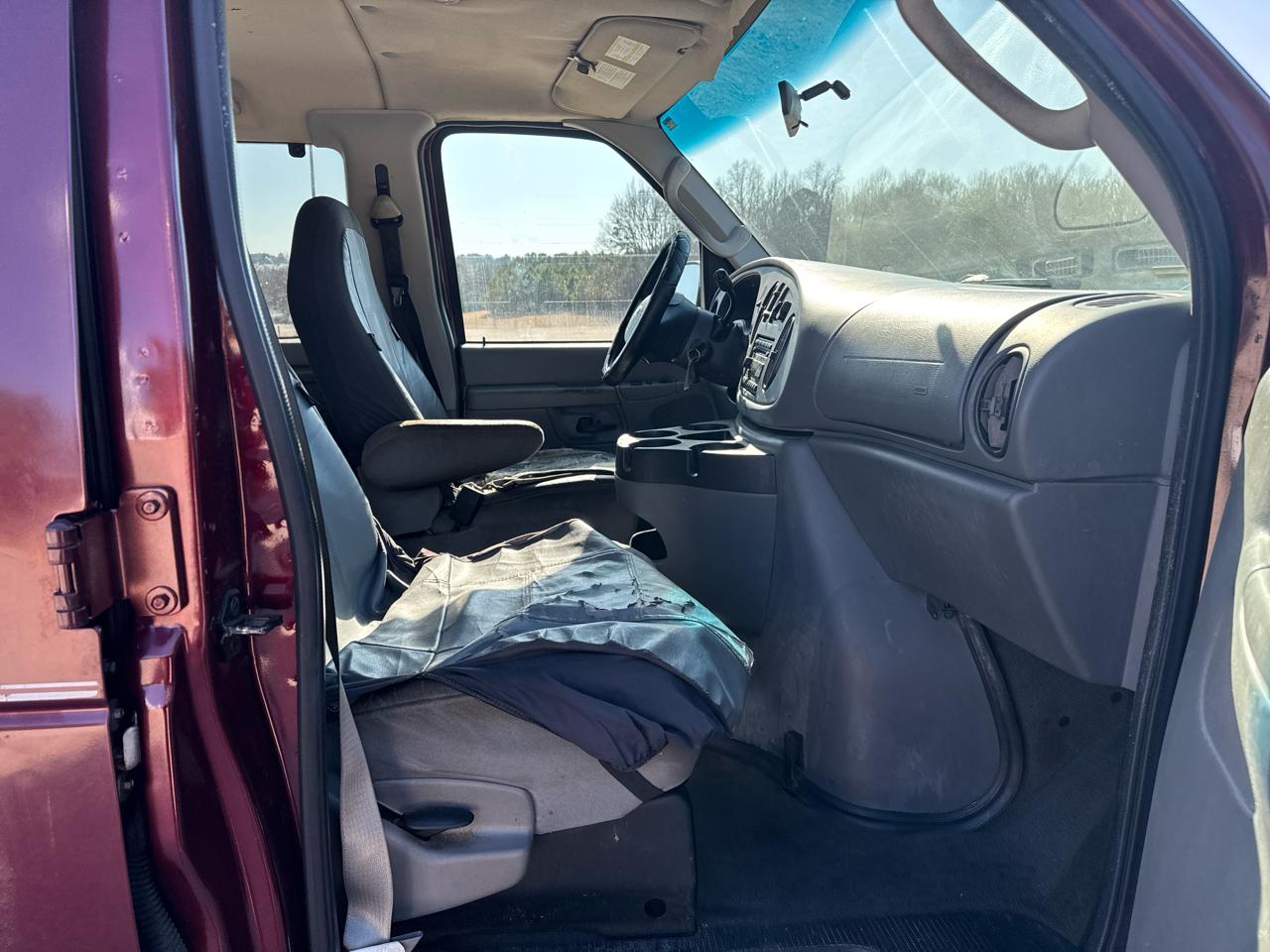 Ford Econoline E-350 Chateau Super Duty 2006