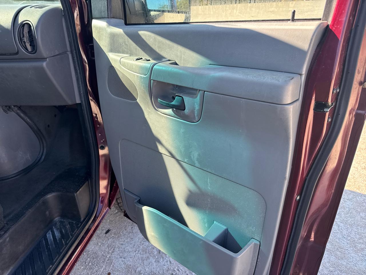 Ford Econoline E-350 Chateau Super Duty 2006