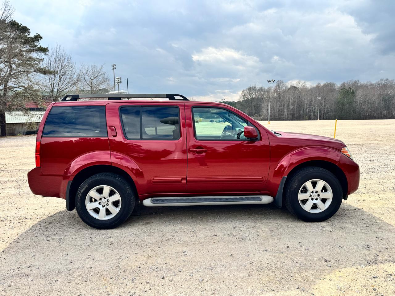 Nissan Pathfinder LE 4WD 2012