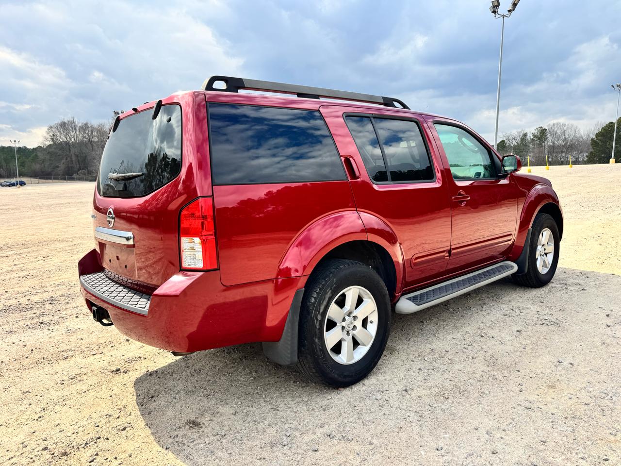 Nissan Pathfinder LE 4WD 2012