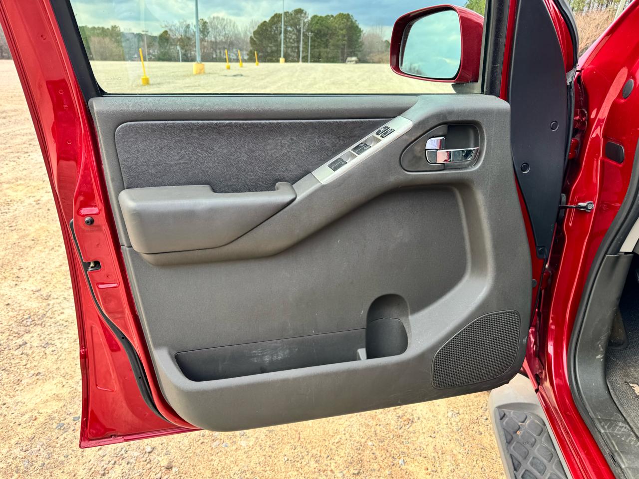 Nissan Pathfinder LE 4WD 2012