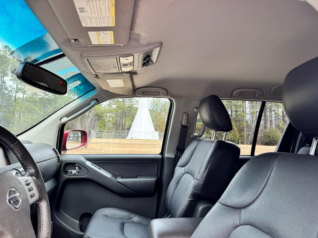 Nissan Pathfinder LE 4WD 2012