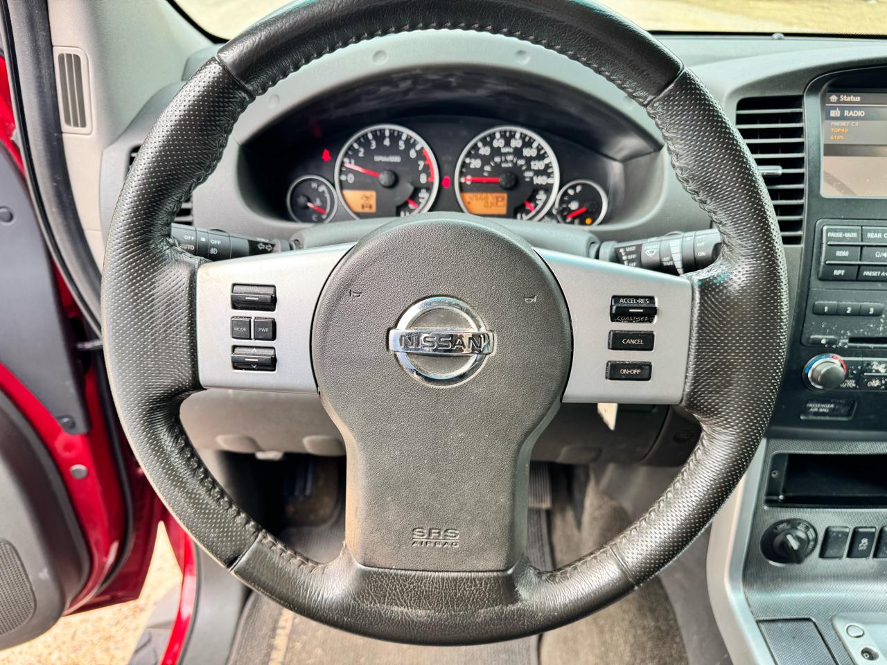 Nissan Pathfinder LE 4WD 2012