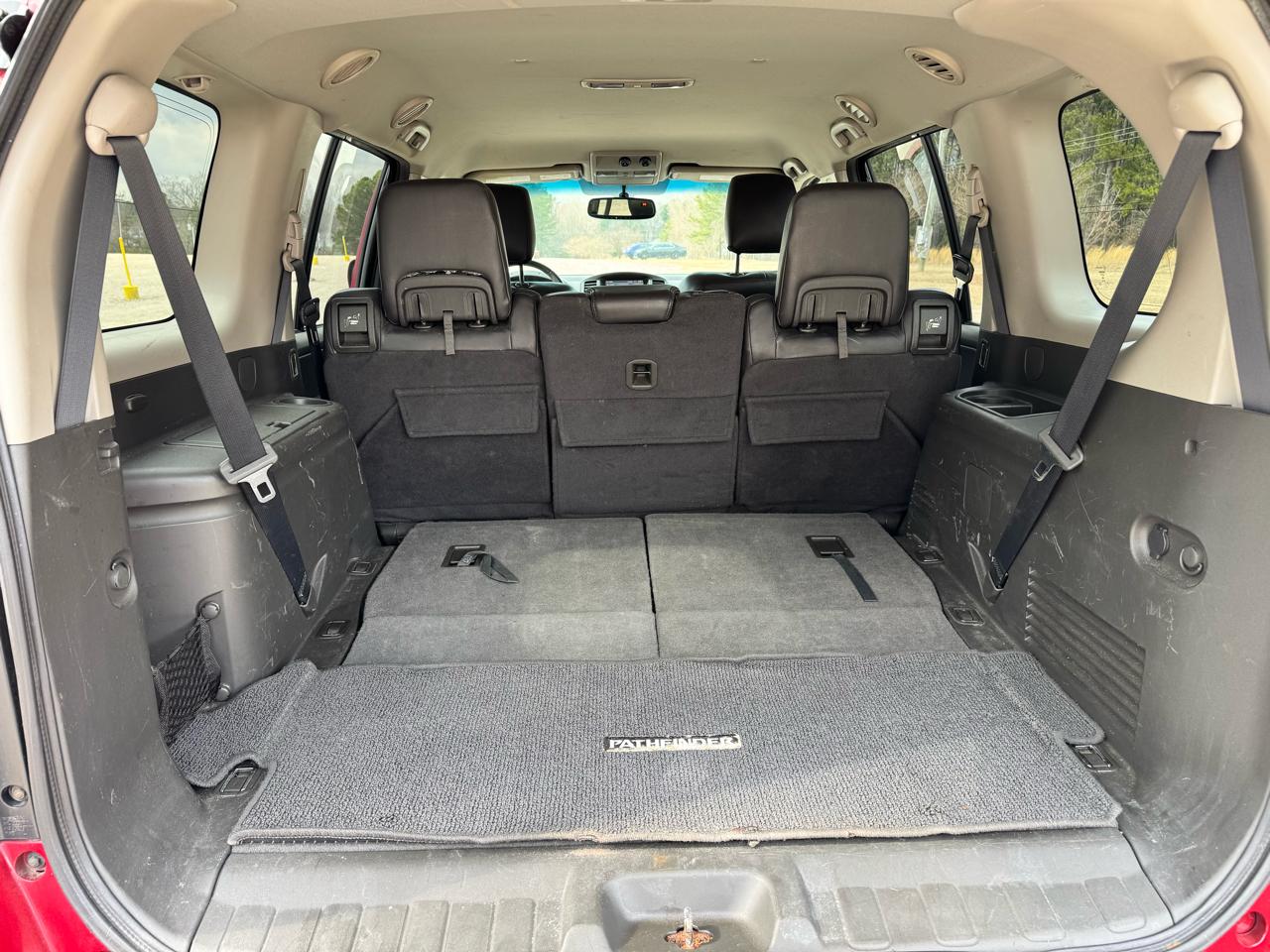 Nissan Pathfinder LE 4WD 2012