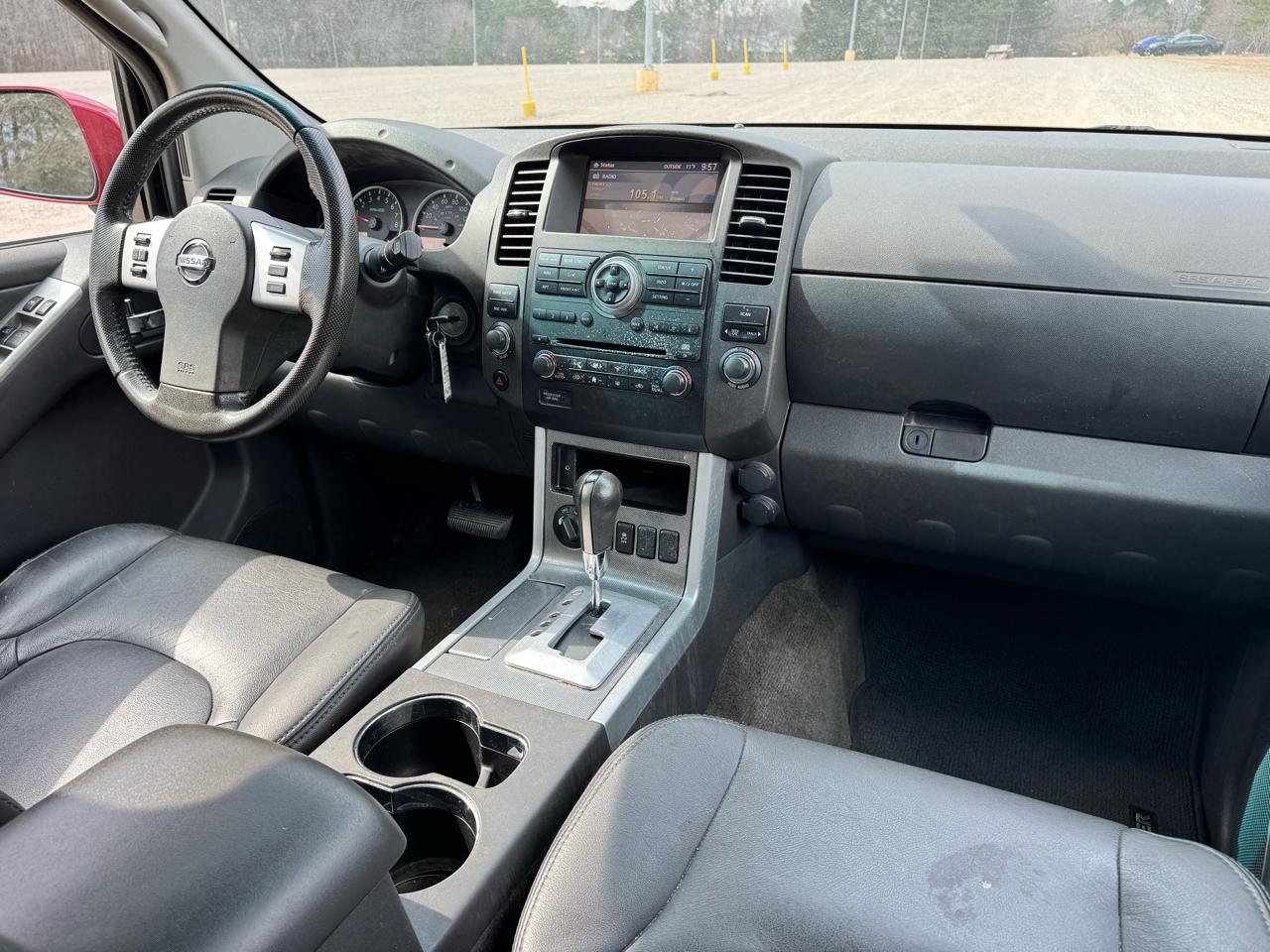 Nissan Pathfinder LE 4WD 2012