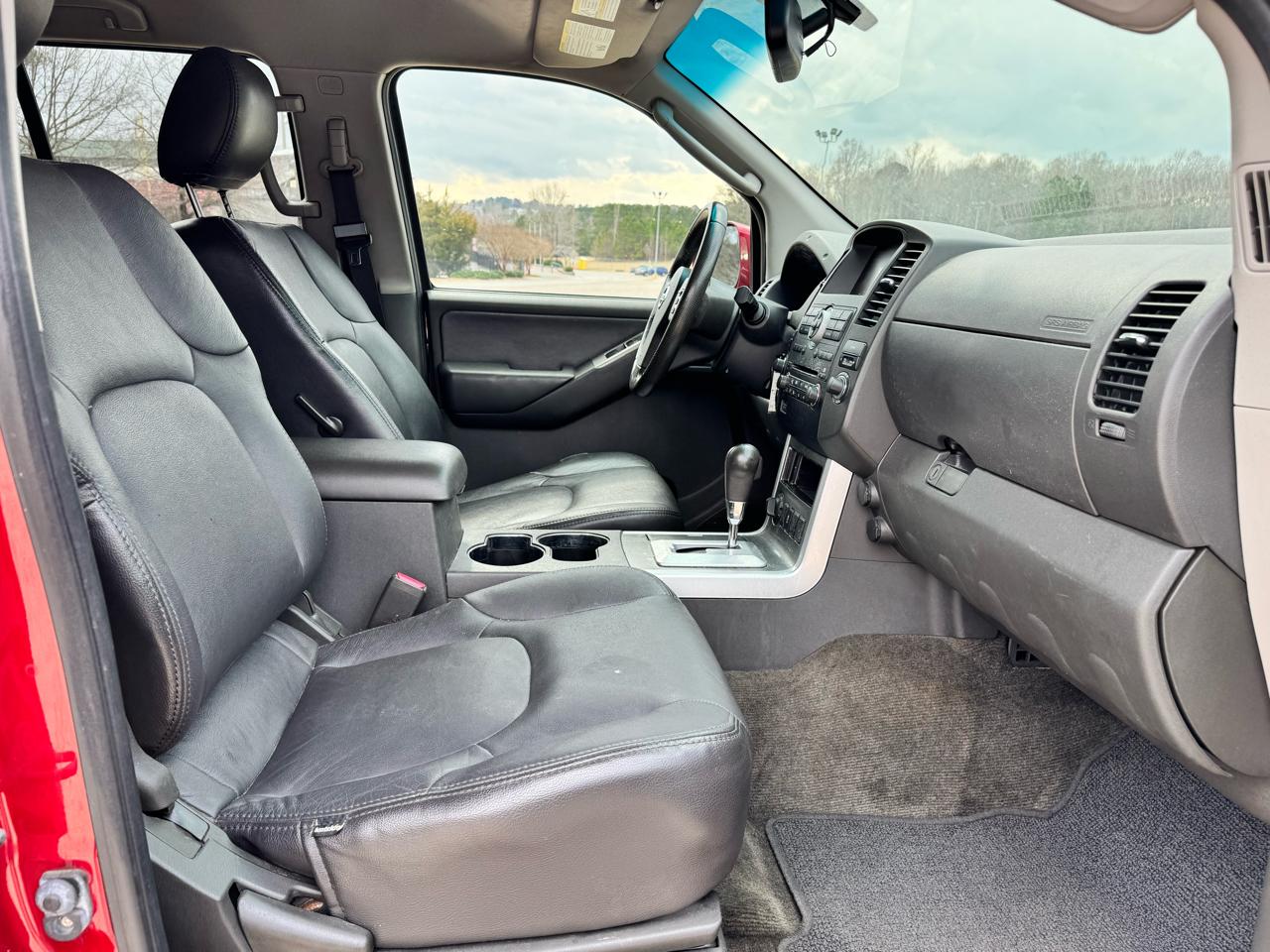 Nissan Pathfinder LE 4WD 2012