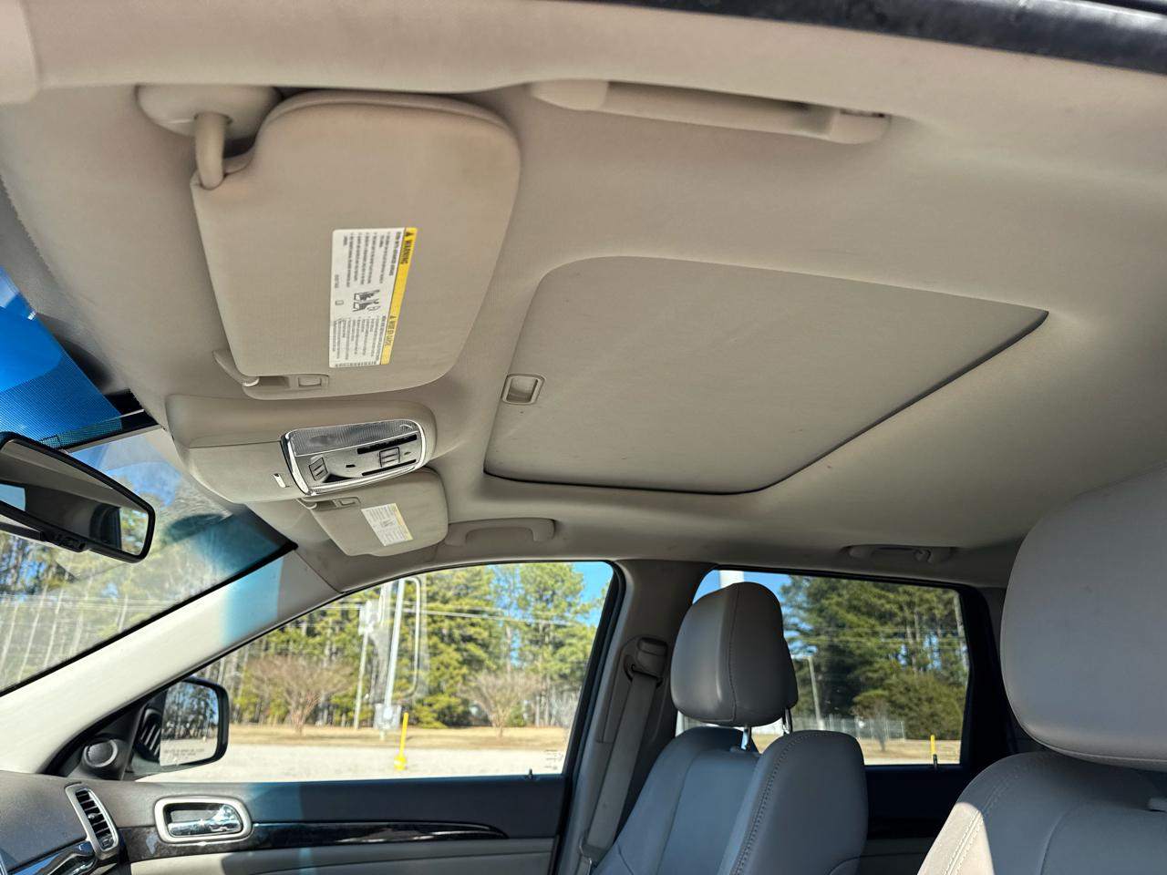 Jeep Grand Cherokee Laredo 2WD 2012