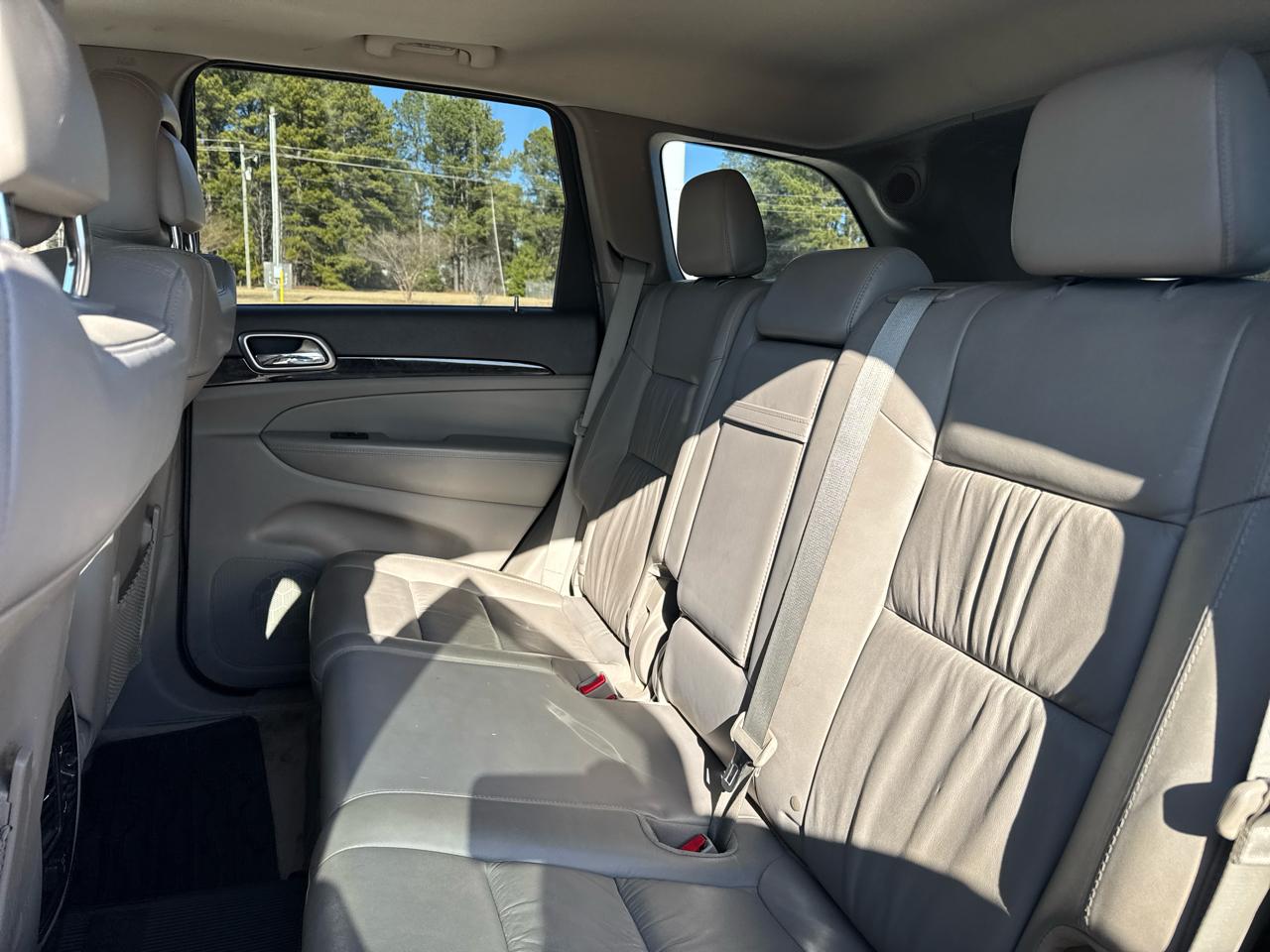 Jeep Grand Cherokee Laredo 2WD 2012