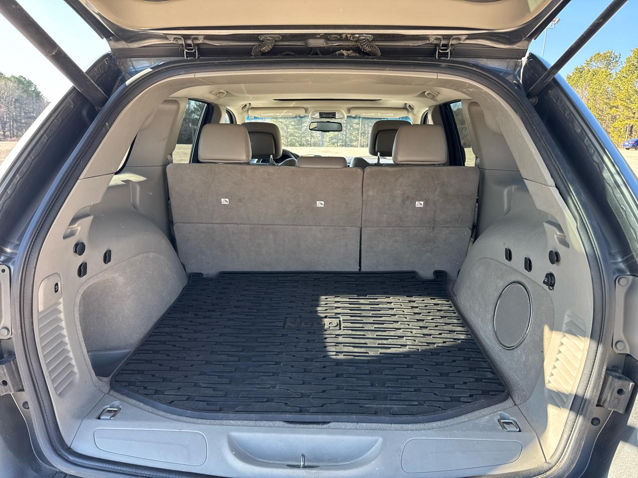 Jeep Grand Cherokee Laredo 2WD 2012