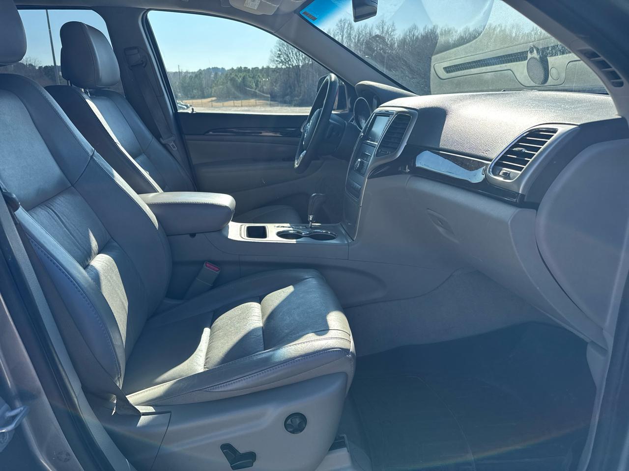 Jeep Grand Cherokee Laredo 2WD 2012